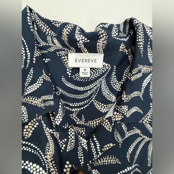Evereve Navy Leaf-Print Short Sleeve Romper - Picture 8 of 14
